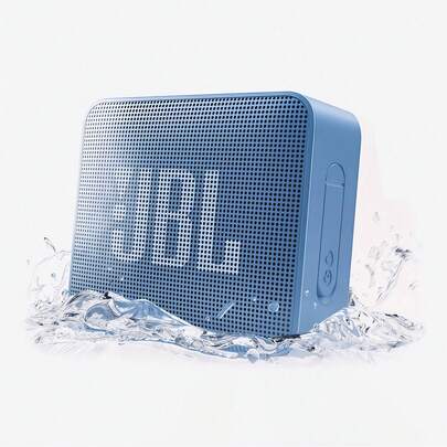 JBL GO 에센셜 무선 블루투스 스피커: 강력한 저음, IPX7 방수 등급, 긴 배터리 수명, 실내외 사용에 적합. 블루.