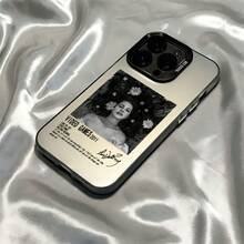 Funda de Teléfono Estilo Cantante Femenina Lanas Dels Reys Compatible con iPhone 17, 16e, 16, 15, 14,...12, 11 Mini Pro Max Air X/XR..XS MAX 8, 7 Plus - Cubierta Trasera Mate Anticaíd, Funda de Teléfono Genial, Funda para iPhone, Funda de Teléfono Vintage, Funda de Teléfono Bonita, Accesorio Móvil,Diseño a la Moda,Impreso con UV,Textura Suave,Aficionados a la Música - Color mezclado 1 - Ver 6