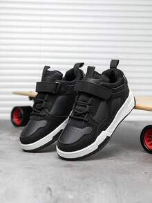 زوج من أحذية رياضية متوسطة الارتفاع للأطفال، من جلد البولي يوريثان، أحذية كاجوال للداخل/الخارج، سهلة الارتفاع، مانعة للانزلاق، قابلة للتنفس، مريحة، أحذية بتصميم قطعي عصري مشترك