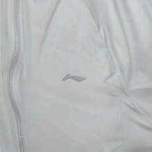 LI-NING 女款轻便连帽夹克 - 防风透气户外运动夹克 AFDV286 AFDVK54 - 水晶灰 - 查看 4