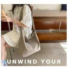 Korean-Inspired Crossbody Checked Bag, New For Fall/Winter. Ballet-Inspired One-Shoulder Bag With A Croissant Design. Large Capacity Backpack, Shoulder Bag, Handbag, Tote Bag, Large Capacity Shoulder Bag, Women's Bag, Shoulder Bag, Crossbody Tote Bag, Large Bag, Shoulder Bag - FF - View 4