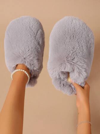 New Plush Slippers, Warm Women's Winter Indoor Slip-On Faux Fur Mules, Plus Size,Fluffy Slippers