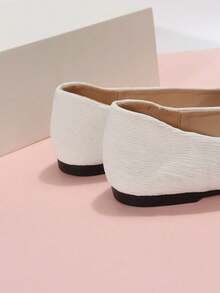 Plus Size 35-45 Women's Pointed Toe Slip-On Flat Shoes, New Spring/Autumn Outdoor Daily Loafers, White Canvas Wave Pattern Soft Bottom Work Driving Moccasins - White Wavy Fabric - View 6