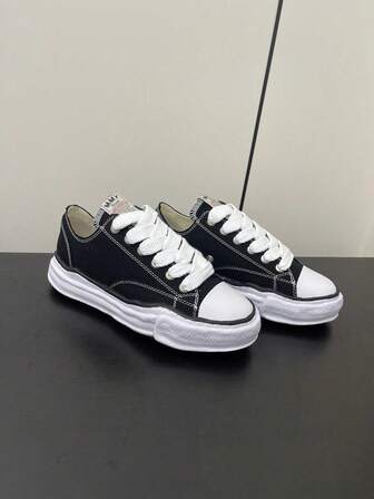 Scarpe classiche antiscivolo resistenti all'usura e leggere per skateboard, stile campus, colore nero e bianco, adatte per studenti, regali, festival, campus