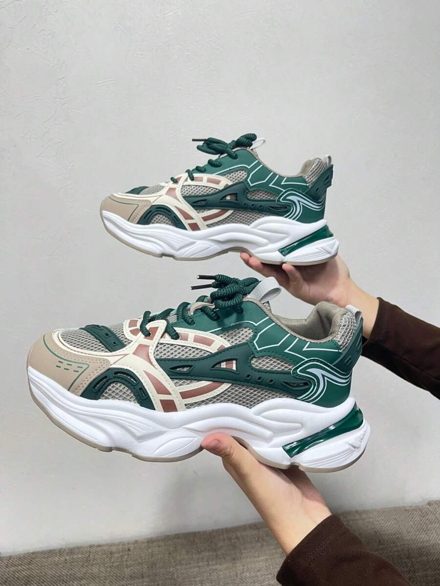 Nuevos tenis de plataforma casuales con cordones y bloques de color desgastados de moda para hombres en otoño