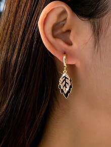 1 Pair Fashionable Minimalist Elegant Dual-Layer Leaf Pendant Earrings, Suitable For Business/Commute Wear For Women - Multicolor - View 1