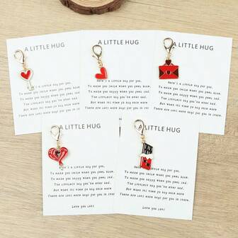 5个“小小拥抱”钥匙扣，附赠个性化留言卡 - 金色合金吊坠，卡通爱心，巧克力，信封式设计，纸质卡片，适合情人节、感恩节、圣诞节 - 送给女友、妈妈、闺蜜的理想礼物