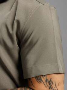 Men's Kit: Short-Sleeved Shirt With Italian Collar And Plain Shorts. Premium Set, Comfortable, Lightweight And Cool, Perfect For Summer, New Year's Eve And Christmas. - 綠色 - 查看 4