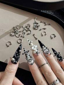 30 Pcs/Box Silver And Black European And American Style Pierced Nail Art Decorations With Metal Studs Punk-Style DIY Nail Rings Minimalist 3D Multifunctional Nail Jewelry Y2K Metallic Nail Accessories Nail Salon Artistic Decoration Nail Flash Metal Diamond Nail Gems Nail Supplies Nail Charms False Nail Decoration Accessories