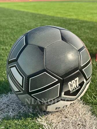 1pc High End Seamless Heat Bonded No.5 Football, Made Of High-Quality PU Leather That Is Non Slip, Wear-Resistant, Soft, And Does Not Harm The Feet. It Is Stable, Easy To Control, And Has High Elasticity. It Is Suitable For Indoor And Outdoor Adult Training Competitions. Professional Soccer Balls Comes With Free Needles, Balls, And Nets