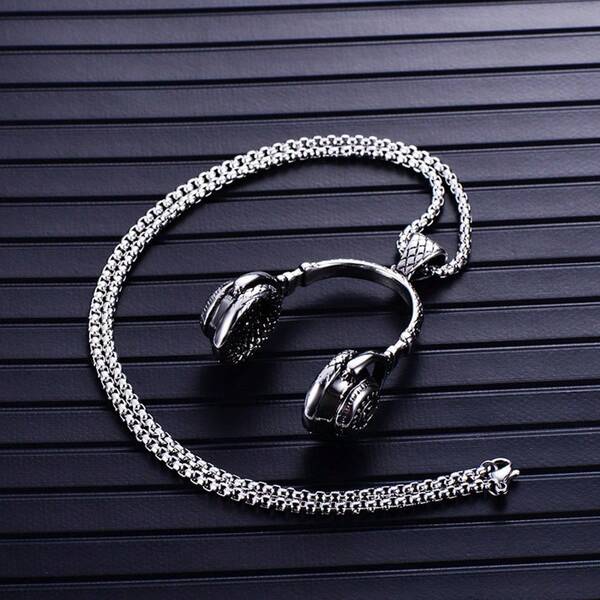 1pc Men's Rock Music Headphone Pendant Necklace, Titanium Steel Long Sweater Chain, Hip Hop Style