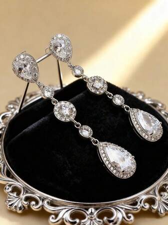 1 Pair Micro-Inlaid Silver-Plated Cubic Zirconia Teardrop Pendant Earrings, Luxurious Copper Alloy Earrings Suitable For Brides And Weddings