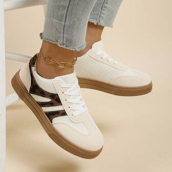 新款圆头系带撞色百搭时尚休闲户外女鞋，适合都市、户外、运动、街头和居家穿着