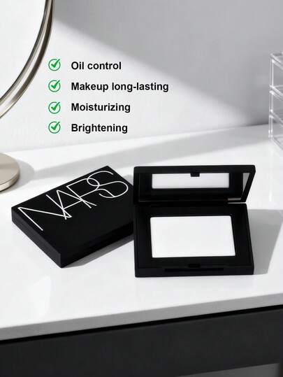 Nars 3 gram/0,1 ons mini yansıtıcı sabitleyici pudra, hafif ve görünmez yapısıyla ışıltılı bir etki yaratır, her türlü ışık altında büyüleyici görünür. Kristal rengi.