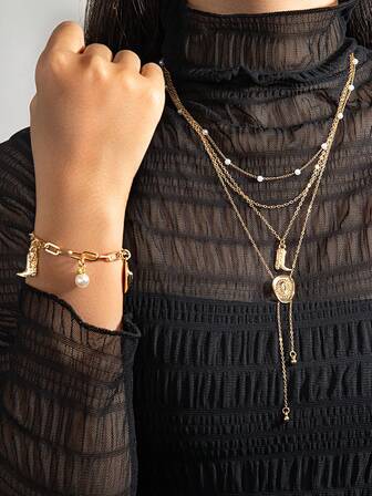 3件套西部风格金色项链手链套装，包含牛仔靴、牛仔帽和仿珍珠吊坠，适合日常、派对和晚宴佩戴。