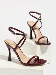 Zapatos de tacón alto para mujer, elegantes y cómodos para fiestas, ocasiones y banquetes, con diseño de tacón de aguja, punta cuadrada, correa de tobillo y detalles de cristal, en color borgoña - Burdeos - Ver 4