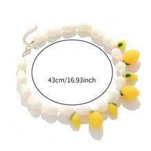 A Stylish And Fresh Handcrafted Necklace With Irregular Beads And A Lemon Pendant. This Sweet Handmade Fruit Clavicle Necklace Is Suitable For Girls To Wear Daily When Going Out. - 彩色 - 查看 4