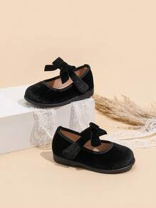 Beautiful Velvet Bow Daily Wear Baby Girl Shoes, Suitable For Autumn/Winter - Black - View 4