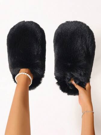 New Plush Slippers, Warm Women's Winter Indoor Slip-On Faux Fur Mules, Plus Size,Fluffy Slippers