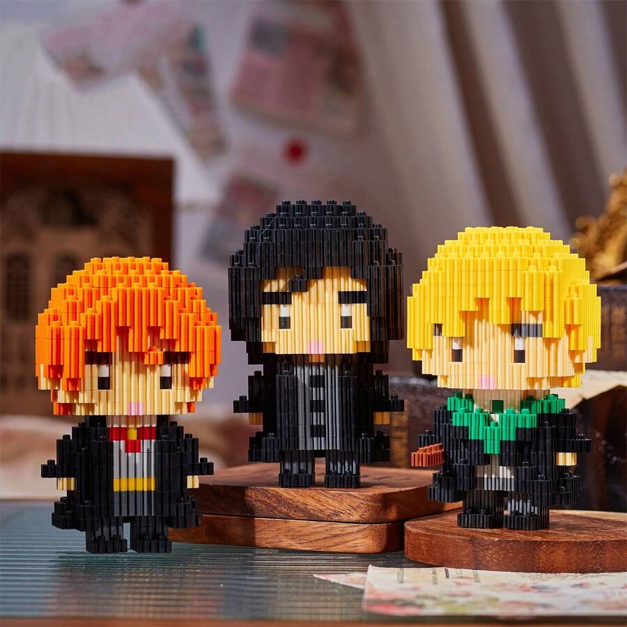 一套包含 400 多块小型积木的精美卡通主题迷你积木，DIY 创意玩具套装，非常适合房间装饰、收藏级桌面装饰，以及作为万圣节、圣诞节、感恩节的礼物。 - 彩色 - 查看 1