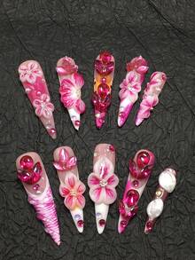 This Is A 10-Piece Set Of Handcrafted Stiletto-Shaped Press-On Nails-Fully Handmade 3D Carved Nail Art Pieces. The Primary Color Palette Features High-Saturation Shades Like Pink And Rose Red, Layered With White And Light Pink For Gradient Transitions. Decorations Include 3D Flowers (With Gradient-Blended Petals), Red Rhinestones, Pearls - 彩色 - 查看 1