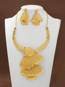 Bộ 3 món sang trọng, thanh lịch với thiết kế tua rua xếp lớp hình đám mây, mạ vàng 18K, gồm dây chuyền và bông tai, thích hợp cho nữ giới, bé gái, đám cưới, tiệc tùng và đeo hàng ngày. - Vàng - Xem 3