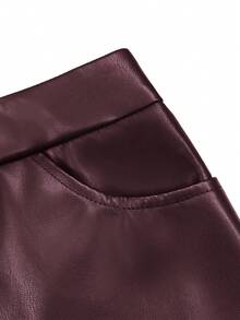 RNU 这款酒红色PU皮拉链A字裙，优雅百搭，是春夏外出、派对、聚会的理想之选。这款时尚优雅的裙子不仅适合日常休闲穿着，也适合情人节约会、狂欢节派对、新年庆祝活动等场合。它同样也是女士休闲装、新年装和冬季服装的完美之选。 - 酒紅色 - 查看 7