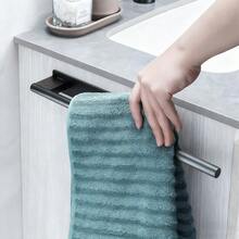 1个自粘式毛巾架 - 无需钻孔安装，壁挂式单杆浴室毛巾架，节省空间的现代设计，适用于淋浴房、浴缸和纸巾架，防锈且易于安装，是家庭浴室毛巾和配件收纳的理想之选。浴室配件 浴室工具 - 彩色 - 查看 9