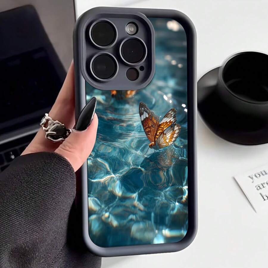Cubierta de teléfono con borde negro diseño de mariposa sobre agua azul para uso diario y estilo moderno - Burdeos - Ver 1