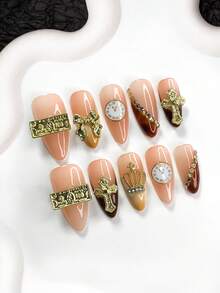 10片装奢华美甲贴纸，手工法式美甲假指甲，搭配金色配件：蝴蝶结、十字架、时钟、美元，尽显优雅奢华。三种尺寸可选：杏仁形、鸭嘴形、棺材形。包含美甲工具（1片果冻贴纸+1把指甲锉）。适合正式场合和节日，是送给女性和女孩的完美礼物。 - 彩色 - 查看 3