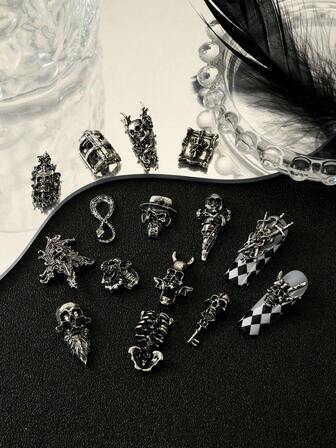 20 piezas de decoraciones de uñas de color gris oscuro aleatorio con diseños de calaveras de estilo gótico y de terror para Halloween