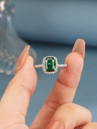 1枚S925纯银戒指，镶嵌方形绿色和黄色立方氧化锆石，全铺镶，经典时尚，百搭饰品，适合送给母亲、女友、朋友、情侣，日常佩戴