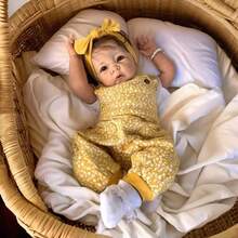 Muñeca Reborn Luca de 20 pulgadas, hecha a mano con vinilo realista, ojos abiertos, Body de tela, cabello implantado, juguete de colección y compañía, regalo de cumpleaños o Navidad (incluye chupete, biberón y pañal de estilo/color aleatorio) - Amarillo - Ver 1