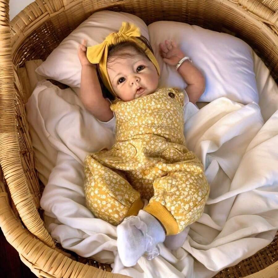 Muñeca Reborn Luca de 20 pulgadas, hecha a mano con vinilo realista, ojos abiertos, Body de tela, cabello implantado, juguete de colección y compañía, regalo de cumpleaños o Navidad (incluye chupete, biberón y pañal de estilo/color aleatorio) - Amarillo - Ver 1