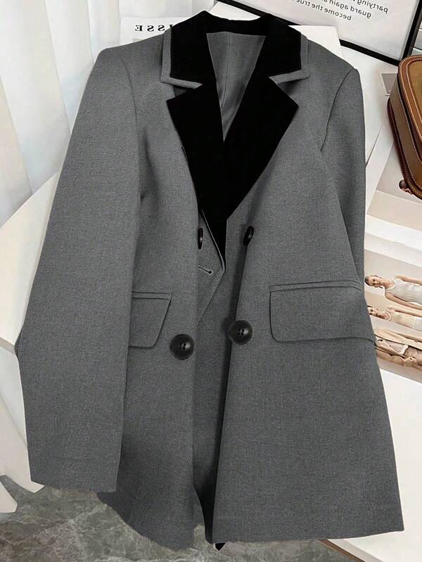 بليزر نسائي رمادي بياقة سوداء - مزدوج الصدر، بليزر أنيق للمكتب والاستخدام اليومي
