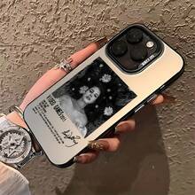 Funda de Teléfono Estilo Cantante Femenina Lanas Dels Reys Compatible con iPhone 17, 16e, 16, 15, 14,...12, 11 Mini Pro Max Air X/XR..XS MAX 8, 7 Plus - Cubierta Trasera Mate Anticaíd, Funda de Teléfono Genial, Funda para iPhone, Funda de Teléfono Vintage, Funda de Teléfono Bonita, Accesorio Móvil,Diseño a la Moda,Impreso con UV,Textura Suave,Aficionados a la Música - Color mezclado 1 - Ver 2