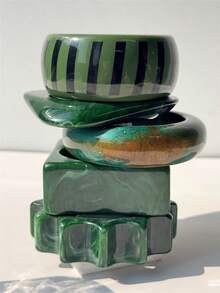 1 pieza Brazalete ancho de resina verde vintage con diseño geométrico, joyería gruesa con efecto tie-dye rayado