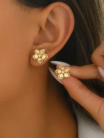 1 Pair Elegant Floral Stud Earrings, Unique Design, Suitable For Daily Wear For Women