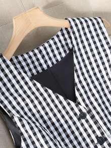Women's Plaid Woven Fabric Front Button Pocket Casual Vest Jacket, Spring/Autumn - Black and White - View 4