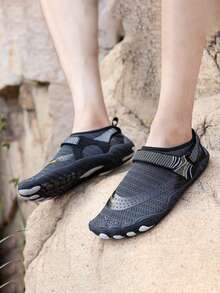 Kids' New Breathable Mesh Elastic Lightweight Non-Slip Hook And Loop Outdoor Hiking Beach Water Shoes - Black - View 3