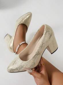 Giày cao gót vàng nguyên khối sáng bóng thời trang dành cho nữ - Thiết kế mũi nhọn - Size 35-43 - Chất liệu sáng bóng, mịn màng và thoải mái - Giày cao gót vàng nguyên khối, đế thấp mềm mại, đế xuồng dày, giày lười - Chất liệu cao cấp, thoải mái khi mang - Giày lười mũi tròn chống trượt, đế giữa dày - Thời trang và đa năng - Vàng - Xem 5