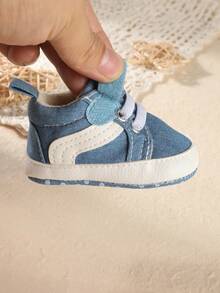 0-3-5个月新生儿男婴休闲拼接平底鞋，可爱百搭，适合室内穿着，春秋季适用。 - 藍色 - 查看 6