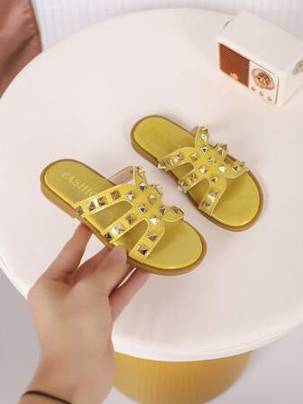 A Pair Of Girls' Sandals New Bow Princess Shoes Elastic Band Design Soft-Soled Casual Girls' Beach Shoes In Summer.