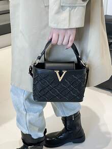 女款亮面新款百搭水桶包 小眾通勤單肩斜挎包 時尚購物PU皮革手提包 - 黑色 - 查看 4