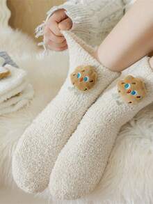 6/12 Pares De Calcetines De Coral Fleece Con Decoración De Muñeca 3D de dibujos de comida. Calcetines Gruesos De Invierno Para Mujer, Calcetines De Muñeca De Dibujos Animados Lindos Para Dormir, Calcetines de terciopelo para mujer, medias gruesas de felpa cálidas y cómodas para dormir, bonitos calcetines de suelo con dibujos animados, bonitas medias, Calcetines de lana de Coral para mujer, medias gruesas de terciopelo, cálidas, resistentes al frío, Color caramelo Kawaii, algodón, Navidad, Invierno - Blanco y Negro - Ver 4