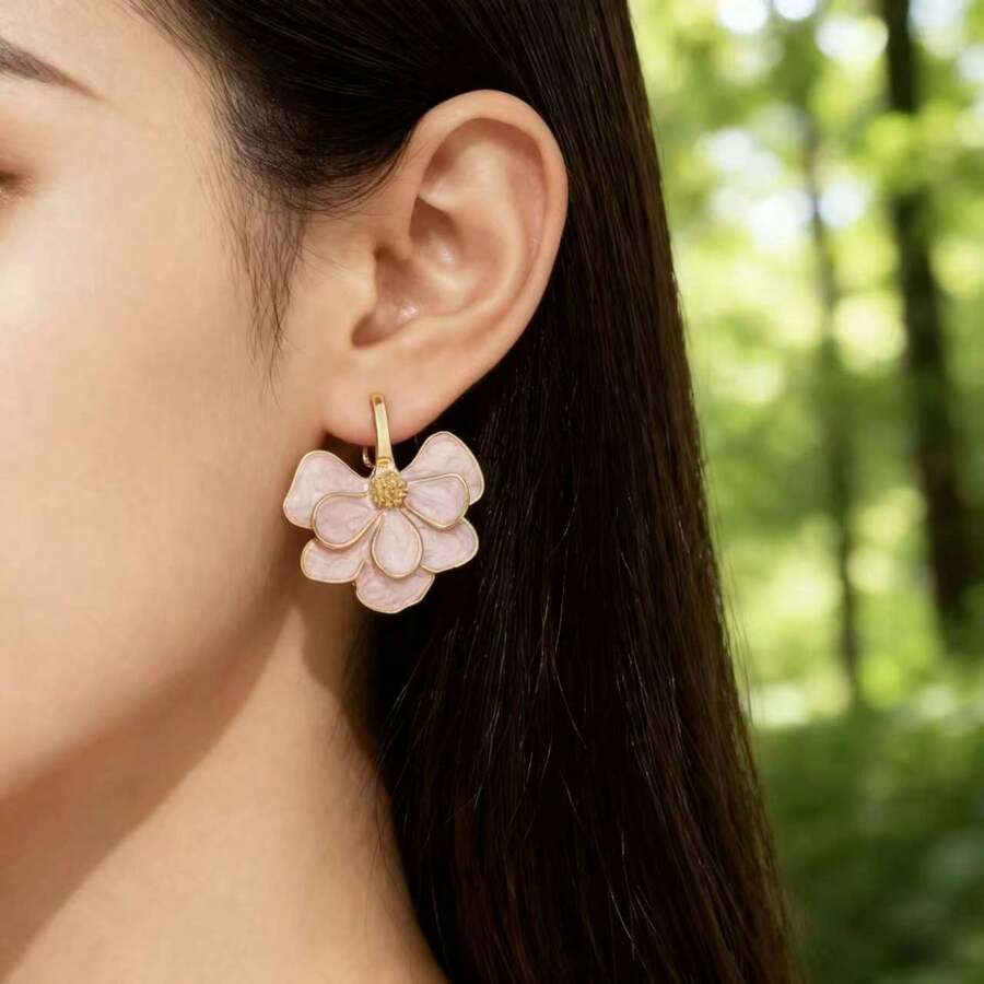 1 Pair Classic French Enamel Floral Metal Stud Earrings For Women, Niche Vintage Style Earrings Suitable For Daily Wear And Dates - Flower Earrings - View 1