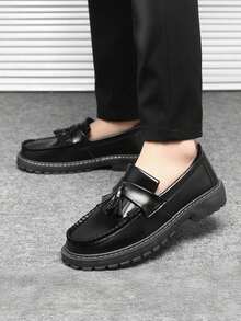 男士休闲皮革乐福鞋，夏季/秋季一脚蹬流苏莫卡辛鞋，复古正式商务婚鞋