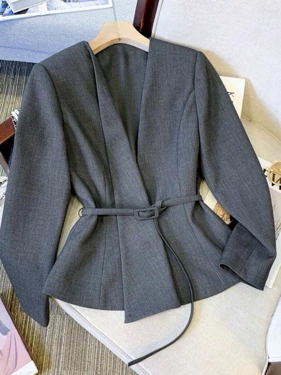 Damen elegante einfarbige Bluse mit Tasche, Gürtel und Knöpfen vorne für das Büro - Grau - Übersicht 1