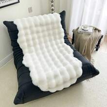 1件仿兔毛绒米色不对称形状地毯垫，柔软蓬松舒适，米色装饰垫，适用于沙发、卧室床边、书房，营造温馨家居氛围。 - 白色 - 查看 5