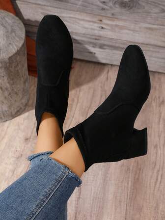 2025 New Suede Short Boots For Women, Autumn/Winter, Classic Black Chunky Heel Slim Fit Western Style